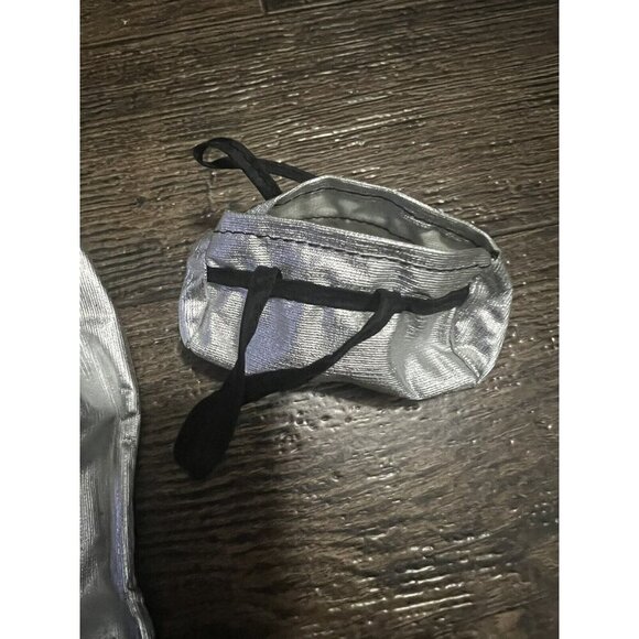Vintage Barbie Silver Bag With Sleeping Bag - Picture 4 of 4